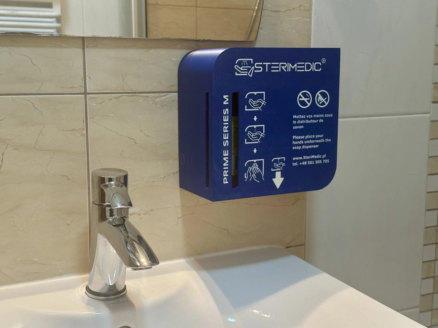 Dozownik mydła dotarł do pierwszych odbiorców.